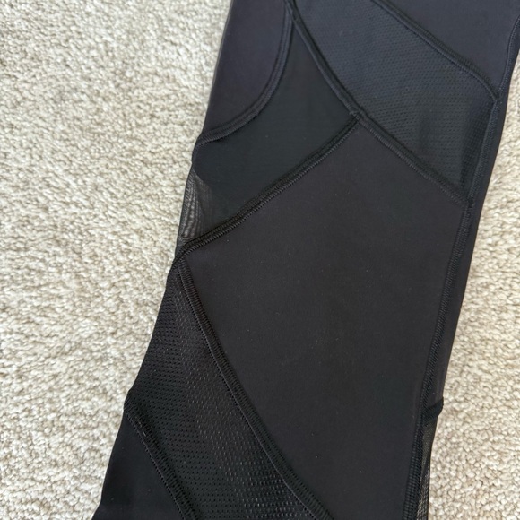 lululemon black leggings with mesh inserts size 8 - Picture 8 of 13